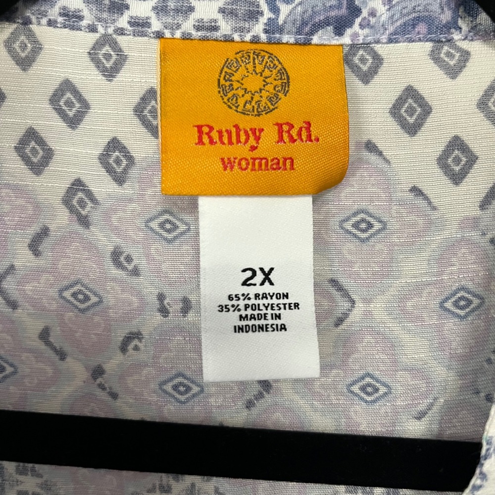 Ruby Rd Woman 2x Patchwork Print Button Front Tun… - image 3